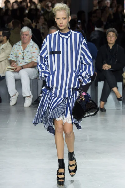 Look 7